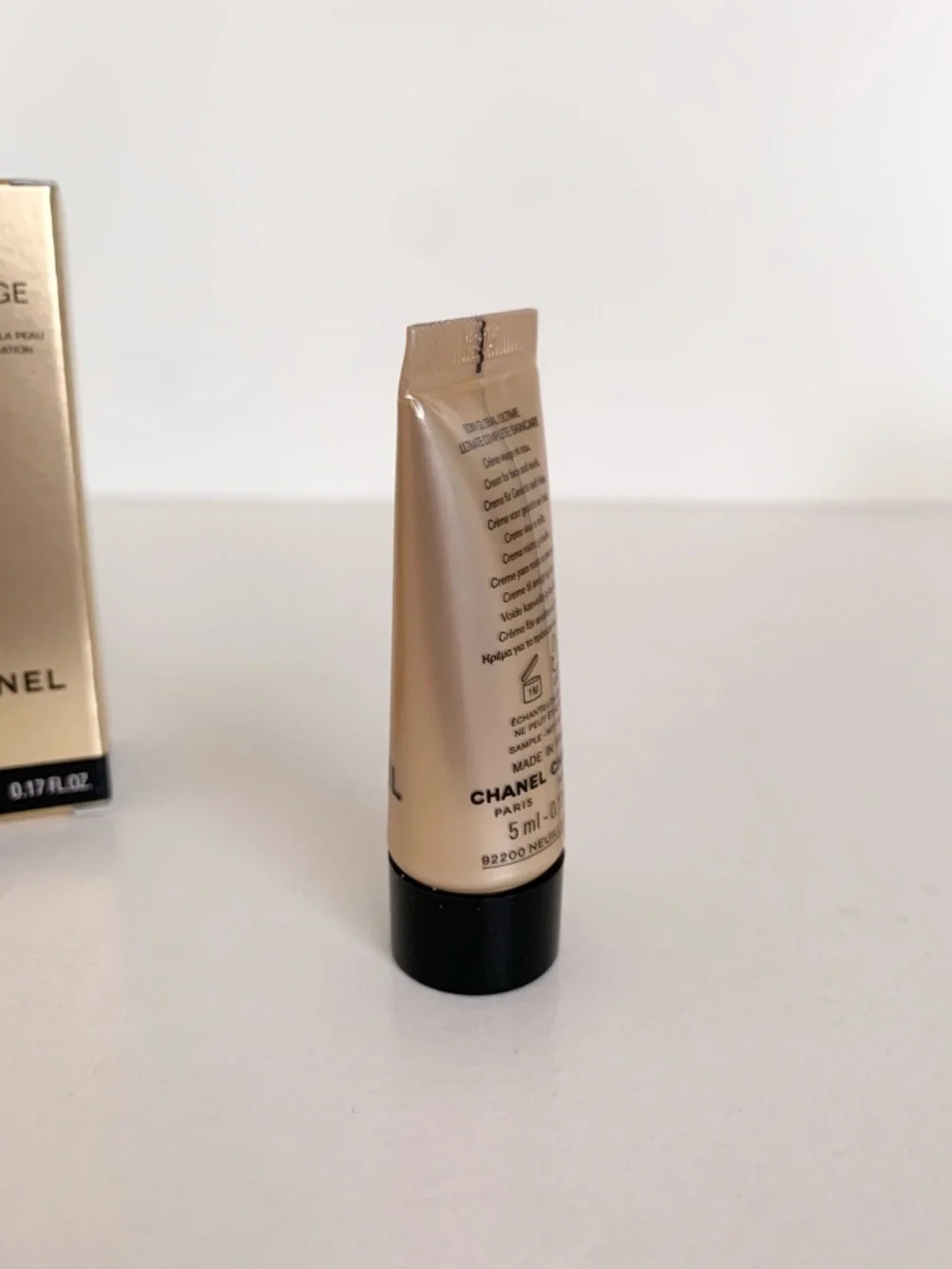 Hold  CHANEL anti aging cream Sublimage La Crème